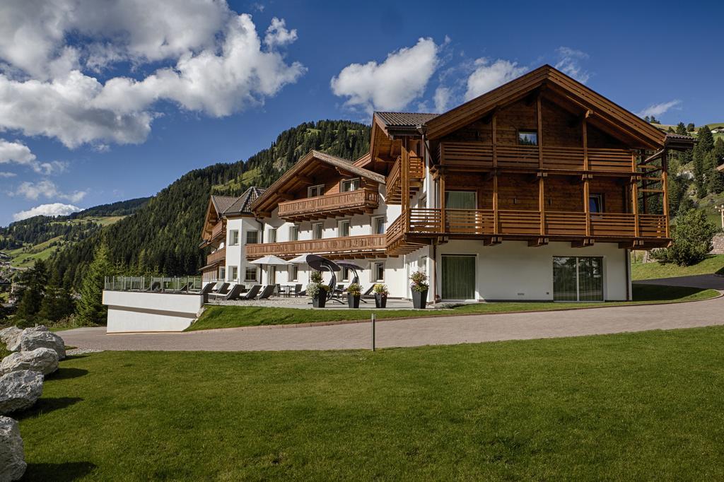 Hotel Comploj Adults Only Selva di Val Gardena Exteriör bild