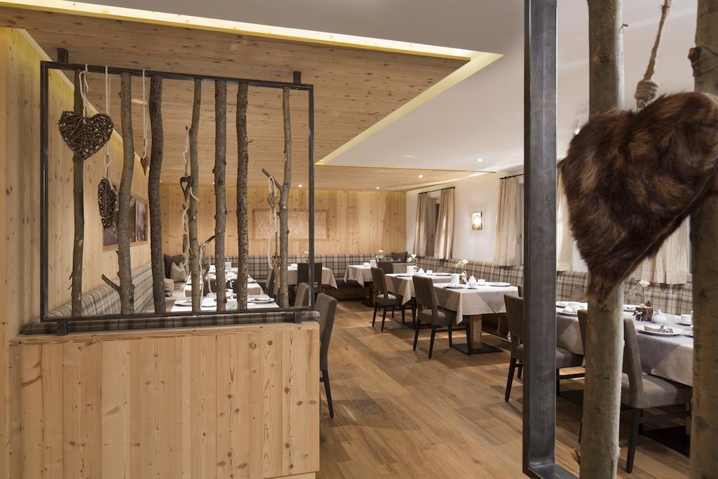 Hotel Comploj Adults Only Selva di Val Gardena Exteriör bild
