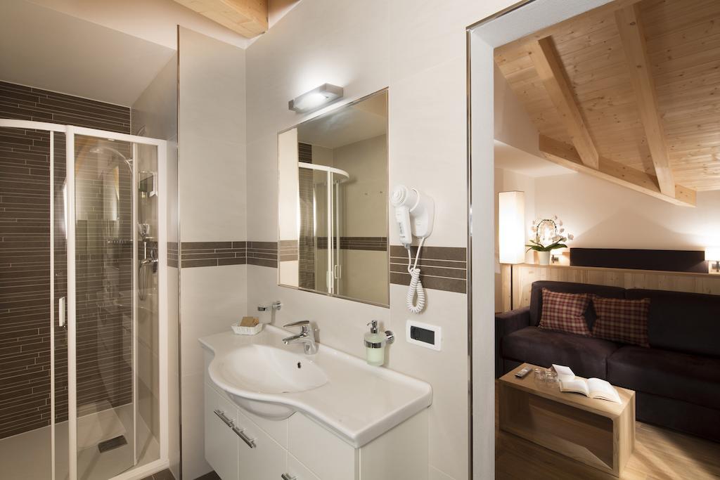 Hotel Comploj Adults Only Selva di Val Gardena Rum bild
