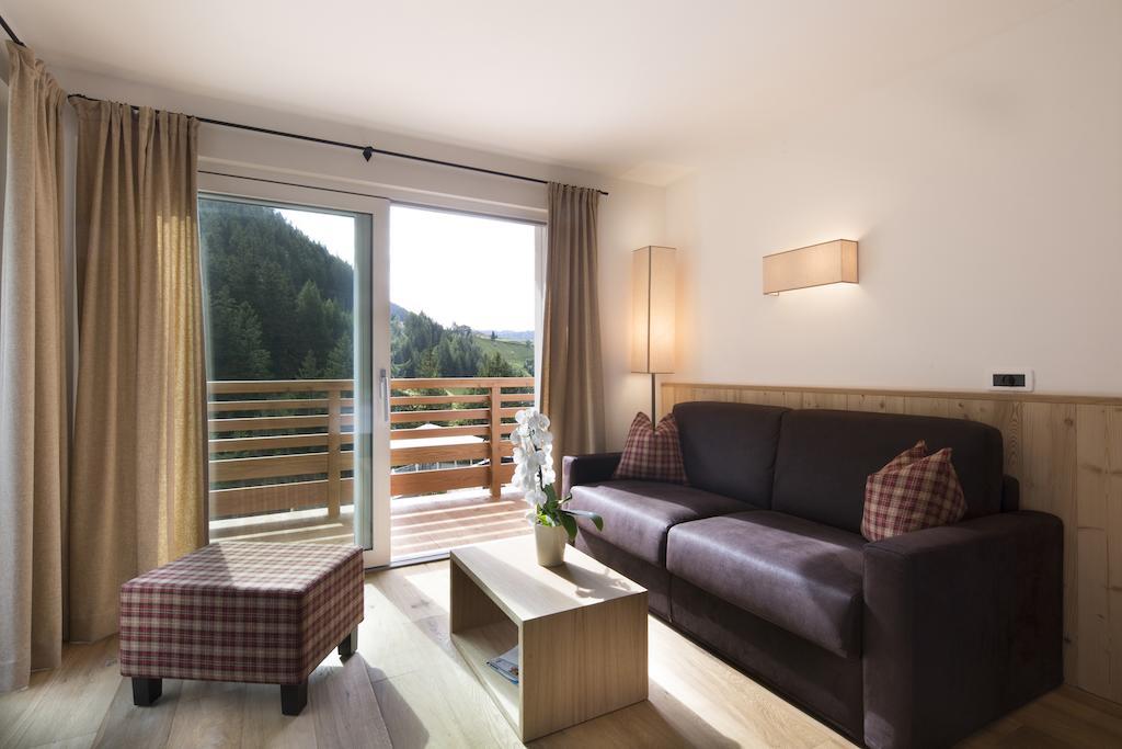 Hotel Comploj Adults Only Selva di Val Gardena Rum bild