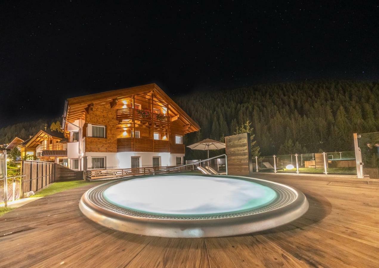 Hotel Comploj Adults Only Selva di Val Gardena Exteriör bild