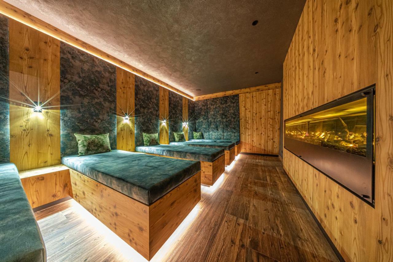 Hotel Comploj Adults Only Selva di Val Gardena Exteriör bild